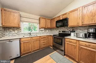 1803 E Beech Rd, Sterling, VA 20164 - Photo 10