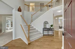 47425 River Crest St, Sterling, VA 20165 - Photo 2