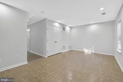 21748 Kings Crossing Terrace, Ashburn, VA 20147 - Photo 14