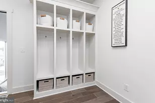 18477 Sugar Snap Cir, Leesburg, VA 20176 - Photo 8