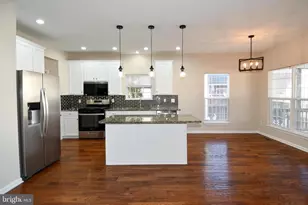 26005 Hartwood Dr, Chantilly, VA 20152 - Photo 12