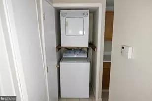 1072 Norwood Ct, Sterling, VA 20164 - Photo 8