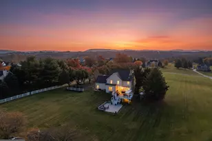 39854 Canterfield Ct, Lovettsville, VA 20180 - Photo 2