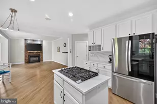 43656 Riverpoint Dr, Leesburg, VA 20176 - Photo 10