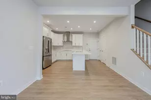 20328 Newfoundland Sq, Ashburn, VA 20147 - Photo 14