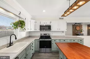 503 S Maple Ct, Sterling, VA 20164 - Photo 10