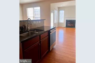 25205 Larks Terrace, Chantilly, VA 20152 - Photo 6