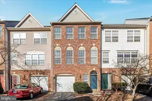 21491 Rusty Blackhaw Square, Sterling, VA 20164 - Photo 2