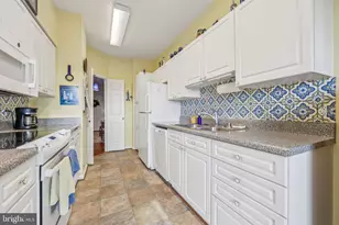 19375 Cypress Ridge Terrace, Leesburg, VA 20176 - Photo 18