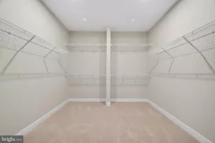 21630 Hawksbill High Cir, Sterling, VA 20164 - Photo 28