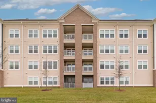 21630 Hawksbill High Cir, Sterling, VA 20164 - Photo 8