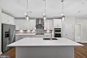 21630 Hawksbill High Cir, Sterling, VA 20164 - Photo 12