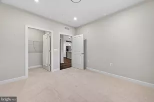 21630 Hawksbill High Cir, Sterling, VA 20164 - Photo 30