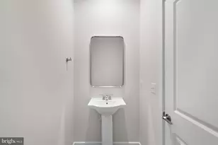 42119 Picasso Sq, Ashburn, VA 20148 - Photo 36