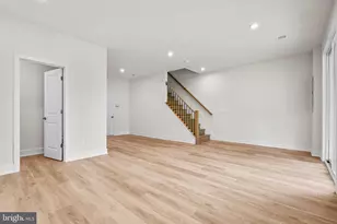 42121 Picasso Sq, Ashburn, VA 20148 - Photo 36