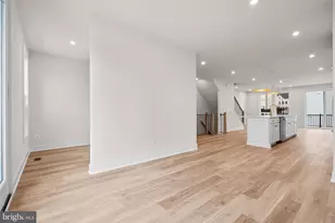 42121 Picasso Sq, Ashburn, VA 20148 - Photo 14