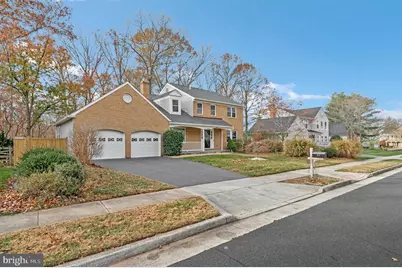 814 Potomac Ridge Court, Sterling, VA 20164 - Photo 2