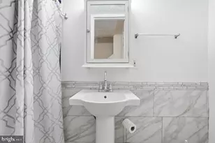 739 Brethour Ct, Sterling, VA 20164 - Photo 20
