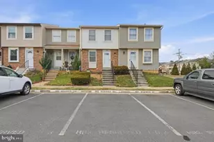 739 Brethour Ct, Sterling, VA 20164 - Photo 2