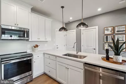 1043 Inferno Terrace SE, Leesburg, VA 20175 - Photo 8