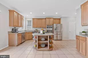 20319 Bowfonds St, Ashburn, VA 20147 - Photo 30