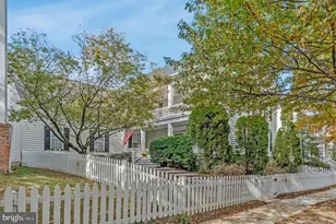 20319 Bowfonds St, Ashburn, VA 20147 - Photo 2