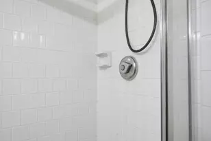 46944 Courtyard Sq, Sterling, VA 20164 - Photo 18