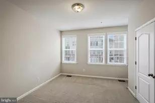 24667 Byrne Meadow Square, Aldie, VA 20105 - Photo 8