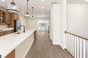 20821 Cloongee Ter, Dulles, VA 20166 - Photo 8