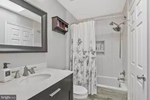 1 Bentmoor Ct, Sterling, VA 20165 - Photo 18