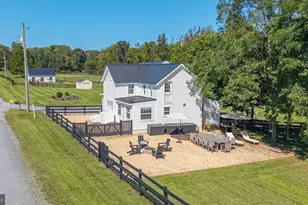 42046 Lamz Pl, Leesburg, VA 20176 - Photo 2