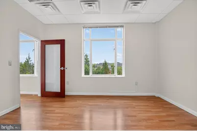 46090 Lake Center Plaza #203, Sterling, VA 20165 - Photo 10