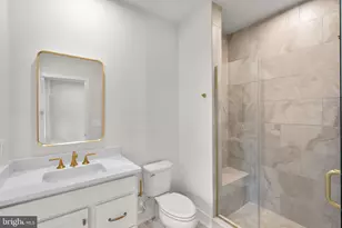 42123 Picasso Sq, Ashburn, VA 20148 - Photo 32