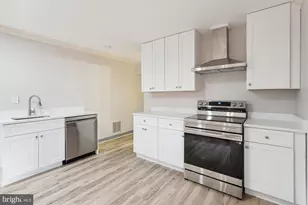 20672 Fairwater Pl, Sterling, VA 20165 - Photo 6