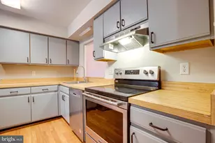 241 Coventry Square, Sterling, VA 20164 - Photo 12