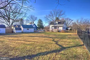 15 N Locust St, Round Hill, VA 20141 - Photo 8