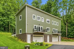 13537 Hanging Rock Ln, Lovettsville, VA 20180 - Photo 2
