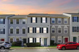 22989 Whitehall Terrace, Sterling, VA 20166 - Photo 2