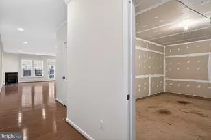 23550 Kingsdale Terrace, Brambleton, VA 20148 - Photo 14