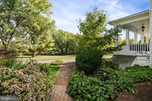 19937 Evergreen Mills Rd, Leesburg, VA 20175 - Photo 6