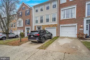 20751 Bridalveil Falls Terrace, Sterling, VA 20165 - Photo 2