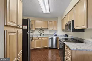 19385 Cypress Ridge Terrace, Leesburg, VA 20176 - Photo 24