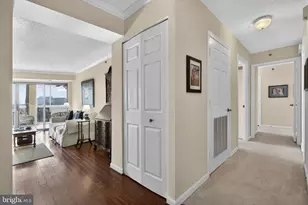 19385 Cypress Ridge Terrace, Leesburg, VA 20176 - Photo 12