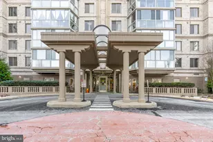 19385 Cypress Ridge Terrace, Leesburg, VA 20176 - Photo 2