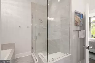 20304 Northpark Dr, Ashburn, VA 20147 - Photo 40