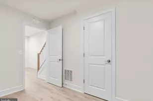 21764 Dollis Hl Ter, Ashburn, VA 20148 - Photo 4