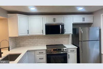 309 Brethour Court, Sterling, VA 20164 - Photo 2