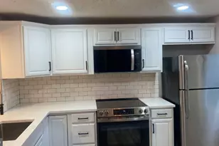 309 Brethour Ct, Sterling, VA 20164 - Photo 2