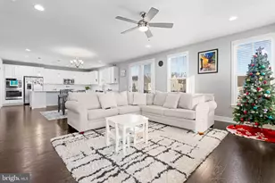 25528 Woodbine Farm Dr, Chantilly, VA 20152 - Photo 16