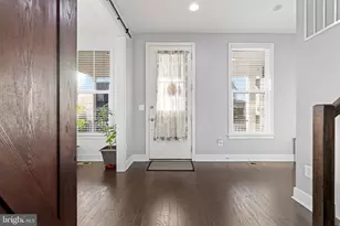 25528 Woodbine Farm Dr, Chantilly, VA 20152 - Photo 6